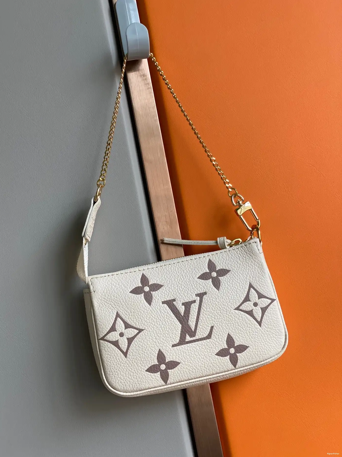 VUITTON ACCESSOIRES POCHETTE LOUIS MINI 0525